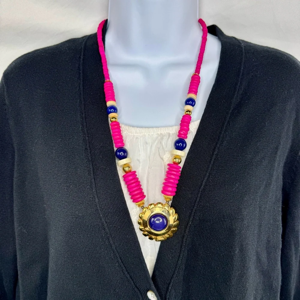 Vintage 80’s Retro Bold Multicolor Wood Beaded Necklace just in from Grandma - Picture 8 of 9